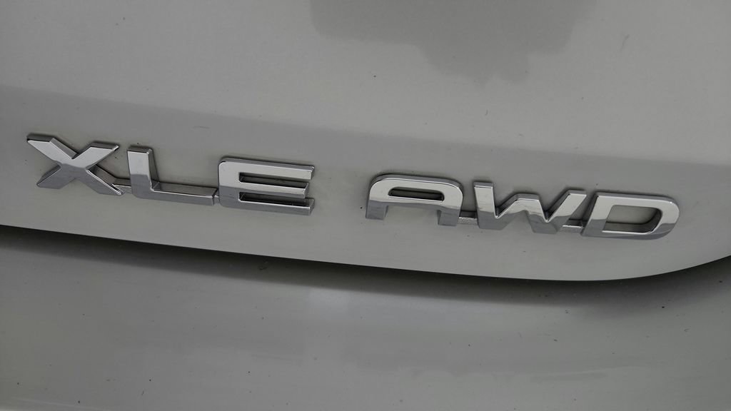 Certified 2024 Toyota Highlander XLE AWD/4WD image 14