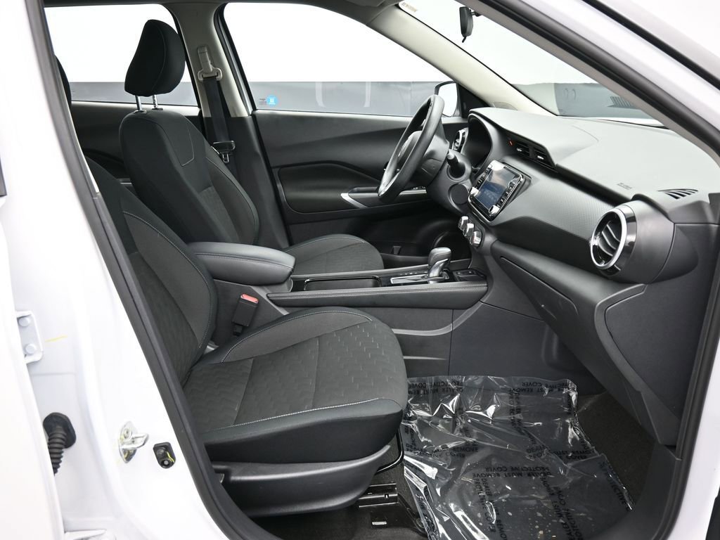 Used 2024 Nissan Kicks SV FWD image 39
