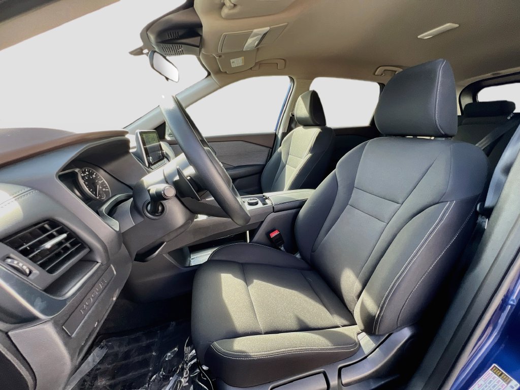 Used 2023 Nissan Rogue S AWD/4WD image 19