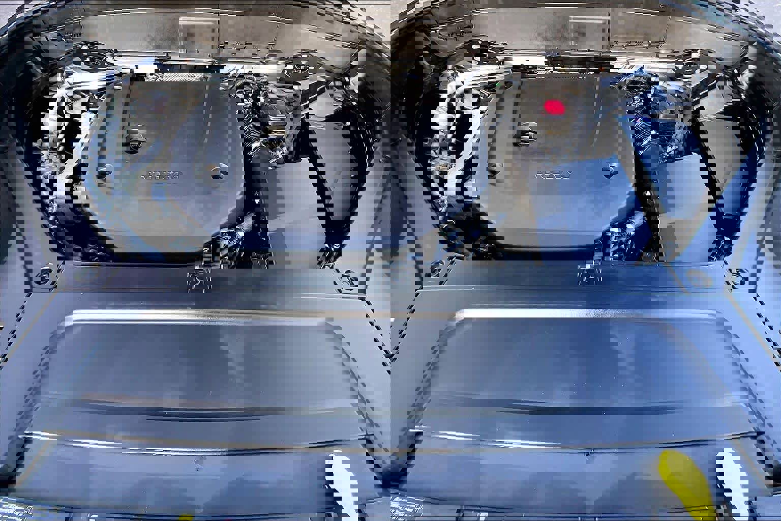 Certified 2024 Volvo XC90 B6 Plus image 28