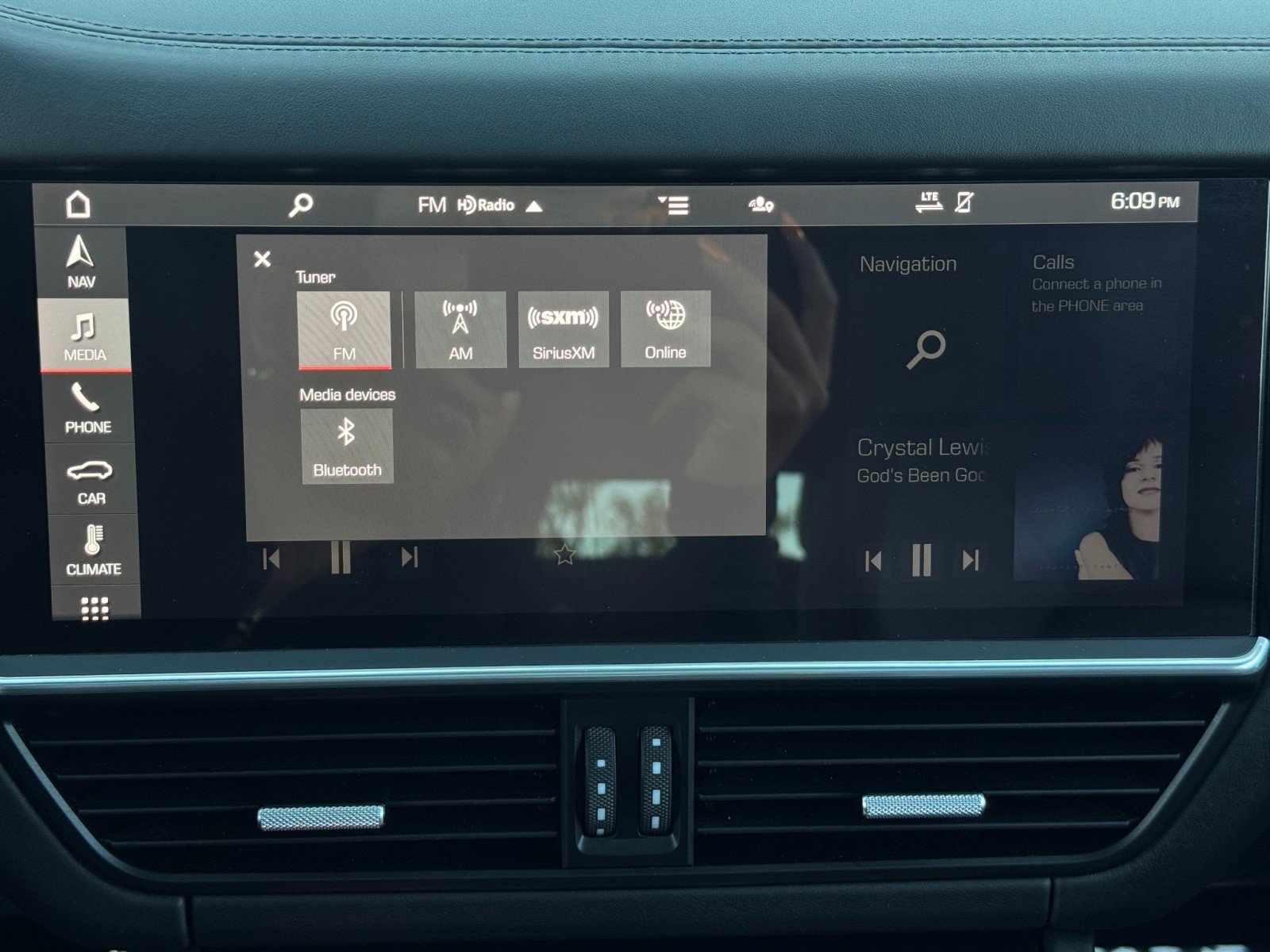 Used 2021 Porsche Cayenne Turbo S image 27