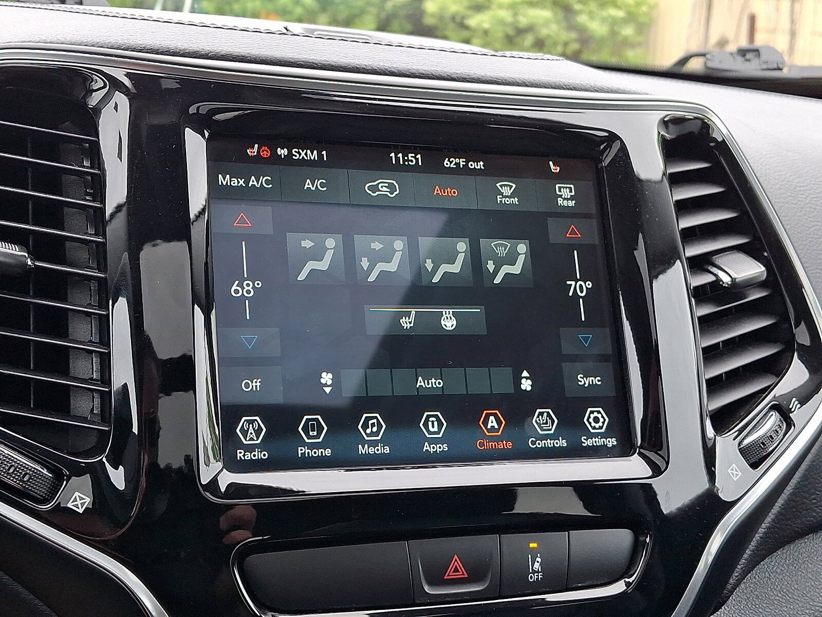 Used 2022 Jeep Cherokee Limited AWD/4WD image 18