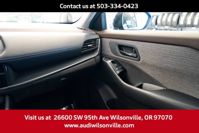 Used 2023 Nissan Rogue S AWD/4WD image 10