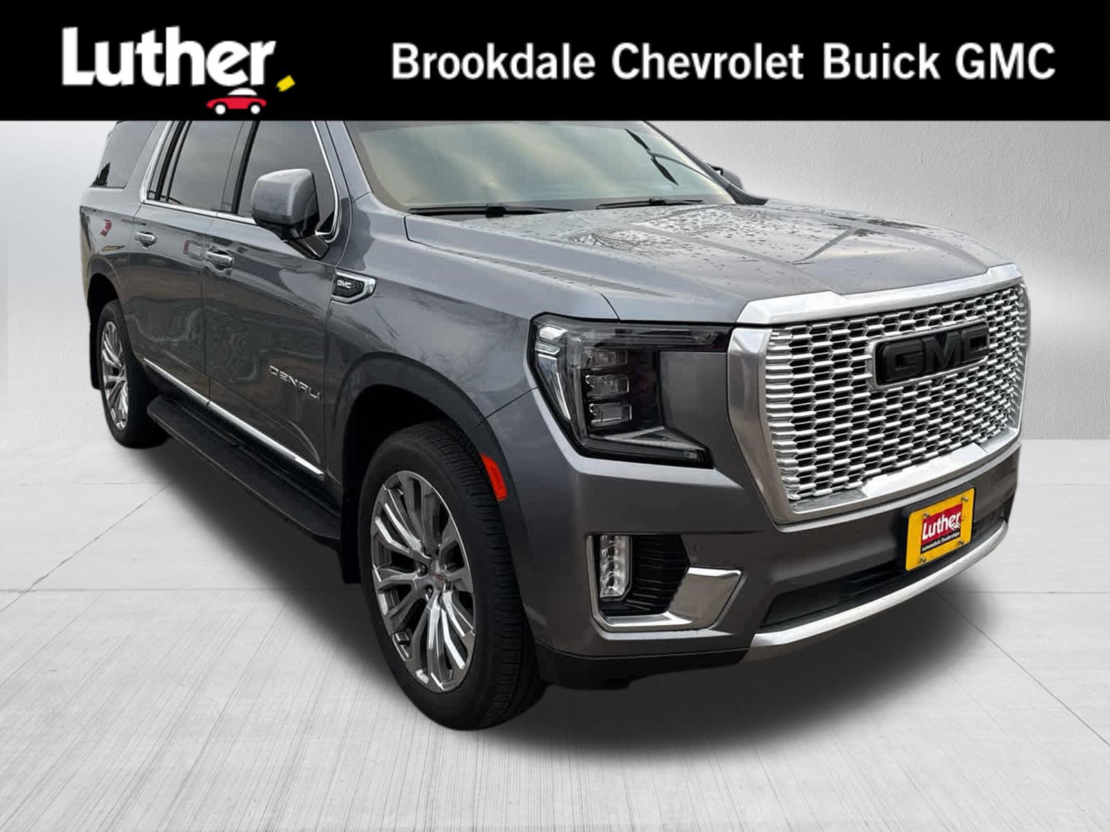 Used 2021 GMC Yukon XL Denali image 1