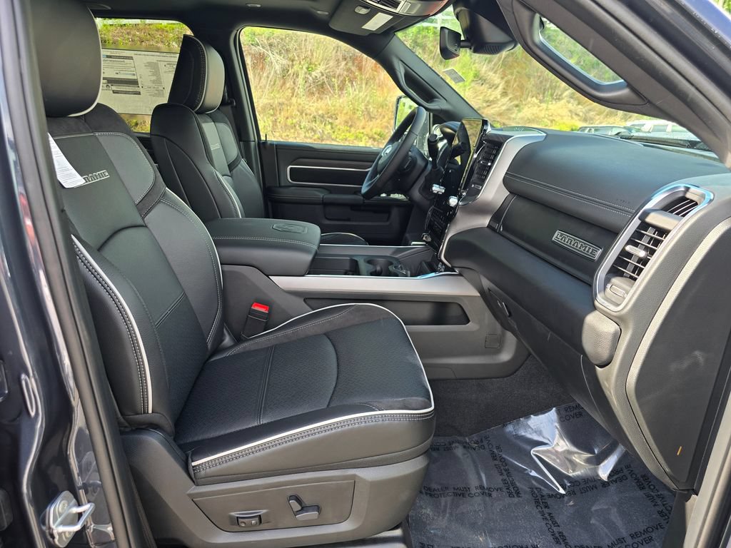 New 2026 RAM 3500 Laramie AWD/4WD image 27