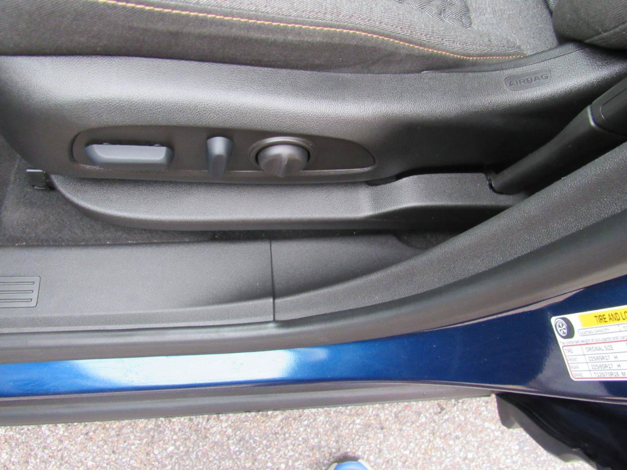 Used 2023 Chevrolet Equinox LT AWD/4WD image 17