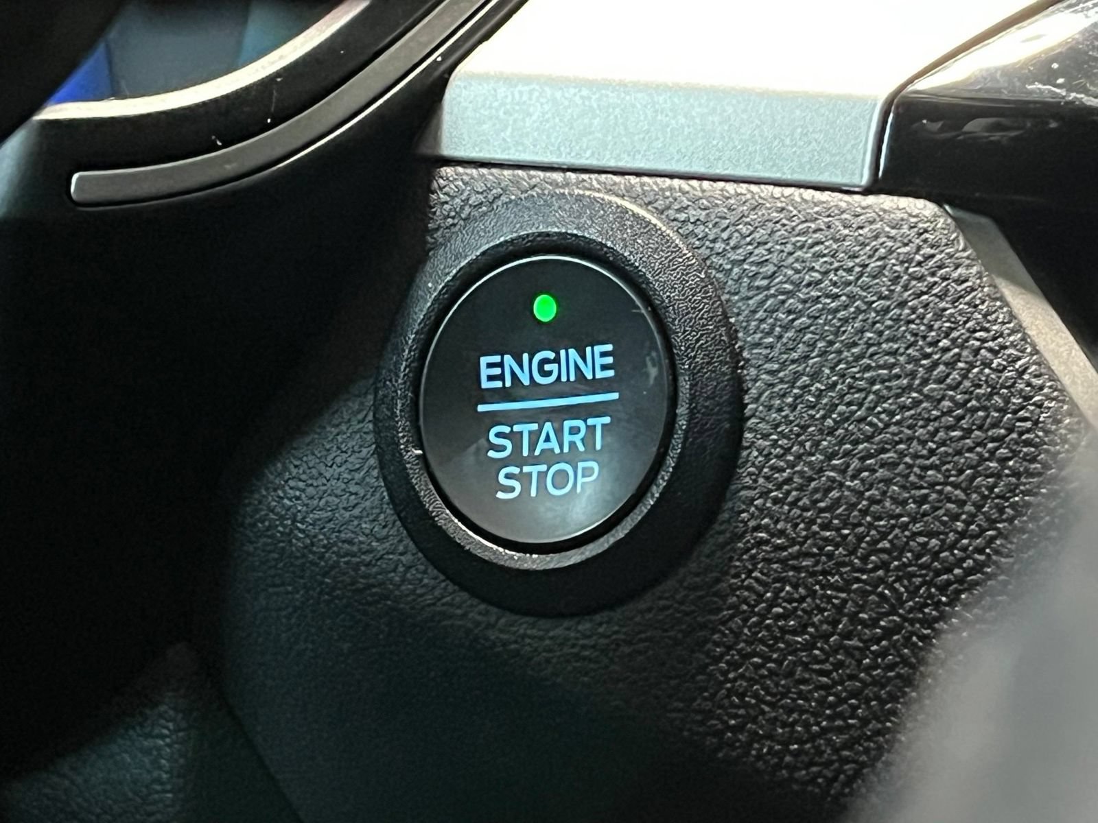 Used 2022 Ford Escape SEL w/ Technology Package FWD image 28