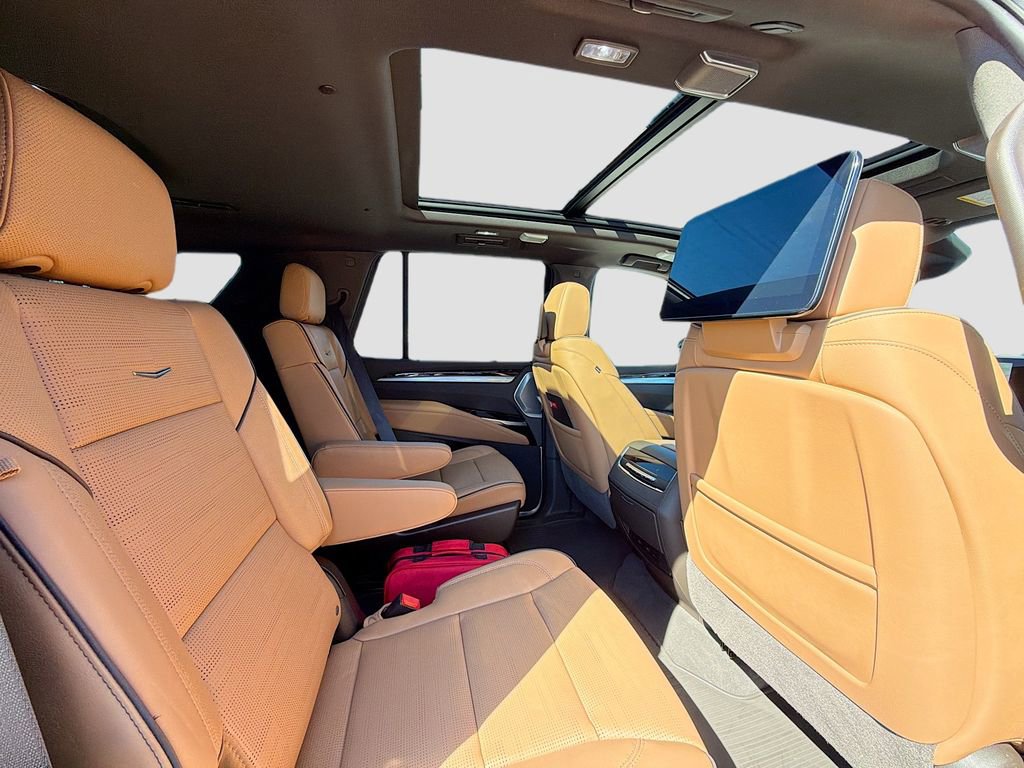 New 2026 Cadillac Escalade Luxury w/ Touring Package AWD/4WD image 31