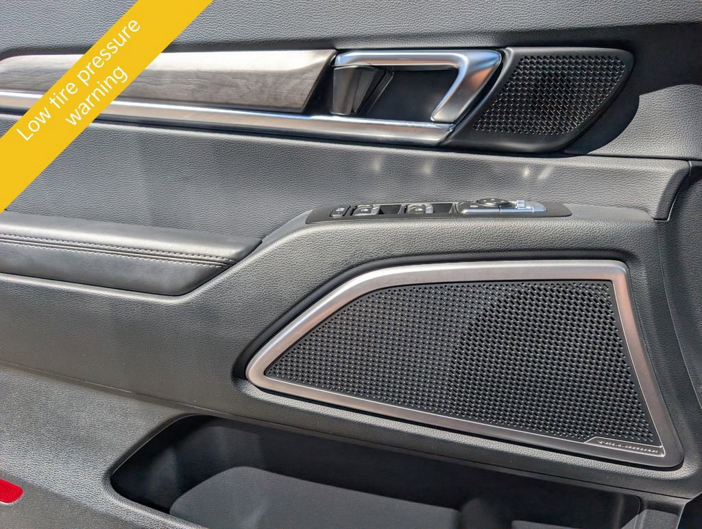 Certified 2025 Kia Telluride AWD image 17