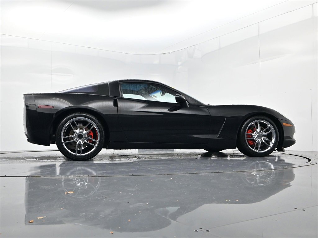 Used 2005 Chevrolet Corvette Coupe w/ Preferred Equipment Group image 35