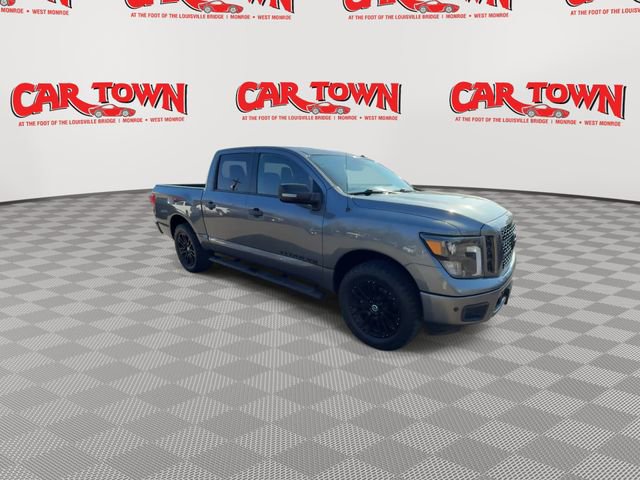 Used 2019 Nissan Titan SV w/ SV Convenience Package image 2