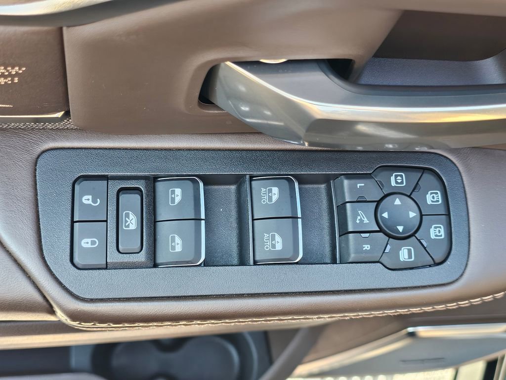 Used 2025 RAM 3500 Longhorn image 8