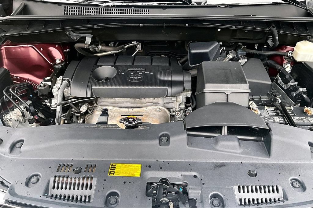 Used 2014 Toyota Highlander LE FWD image 30