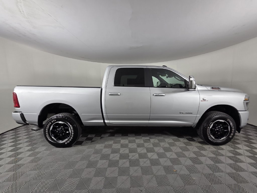 Used 2026 RAM 2500 Laramie AWD/4WD image 4