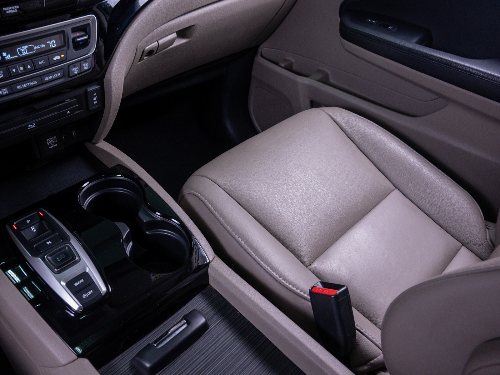 Used 2018 Honda Pilot Touring image 29