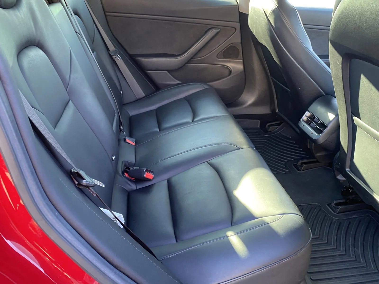 Used 2018 Tesla Model 3 Long Range RWD image 7