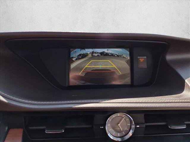 Used 2017 Lexus ES 300h w/ Navigation System Package FWD image 13
