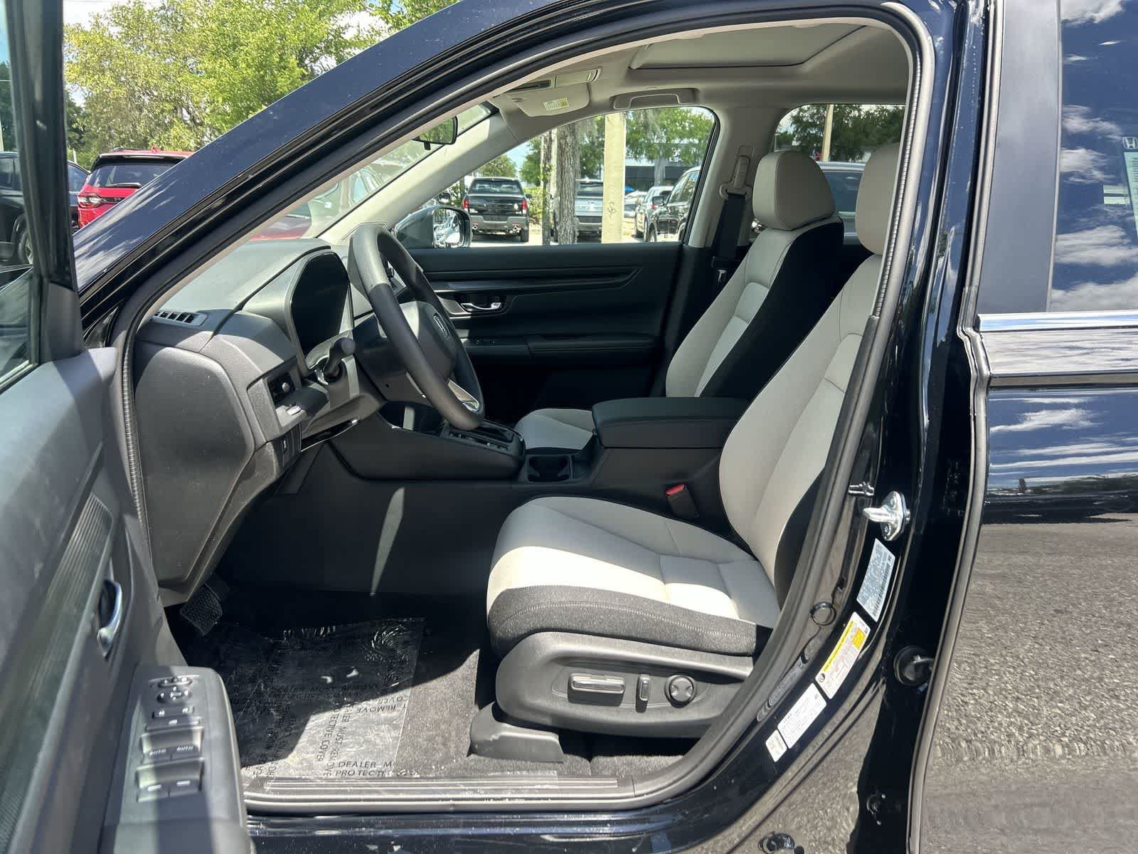 Used 2025 Honda CR-V EX image 2