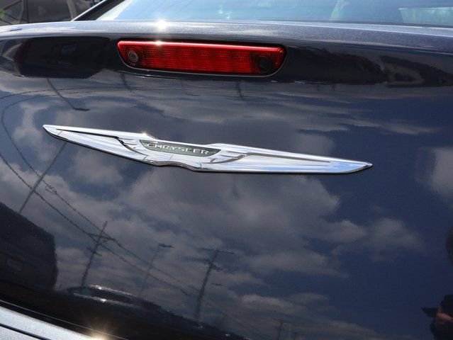 Used 2019 Chrysler 300 S image 17