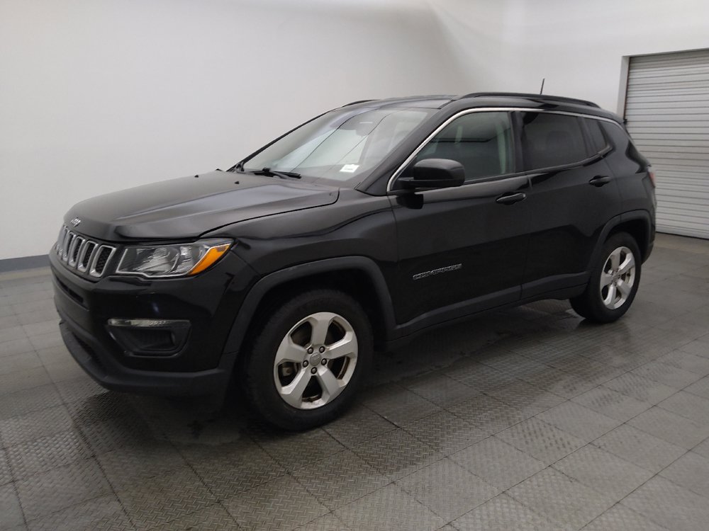 Used 2018 Jeep Compass Latitude FWD image 2