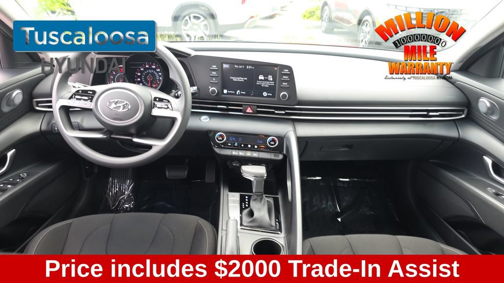 Used 2023 Hyundai Elantra SEL FWD image 25