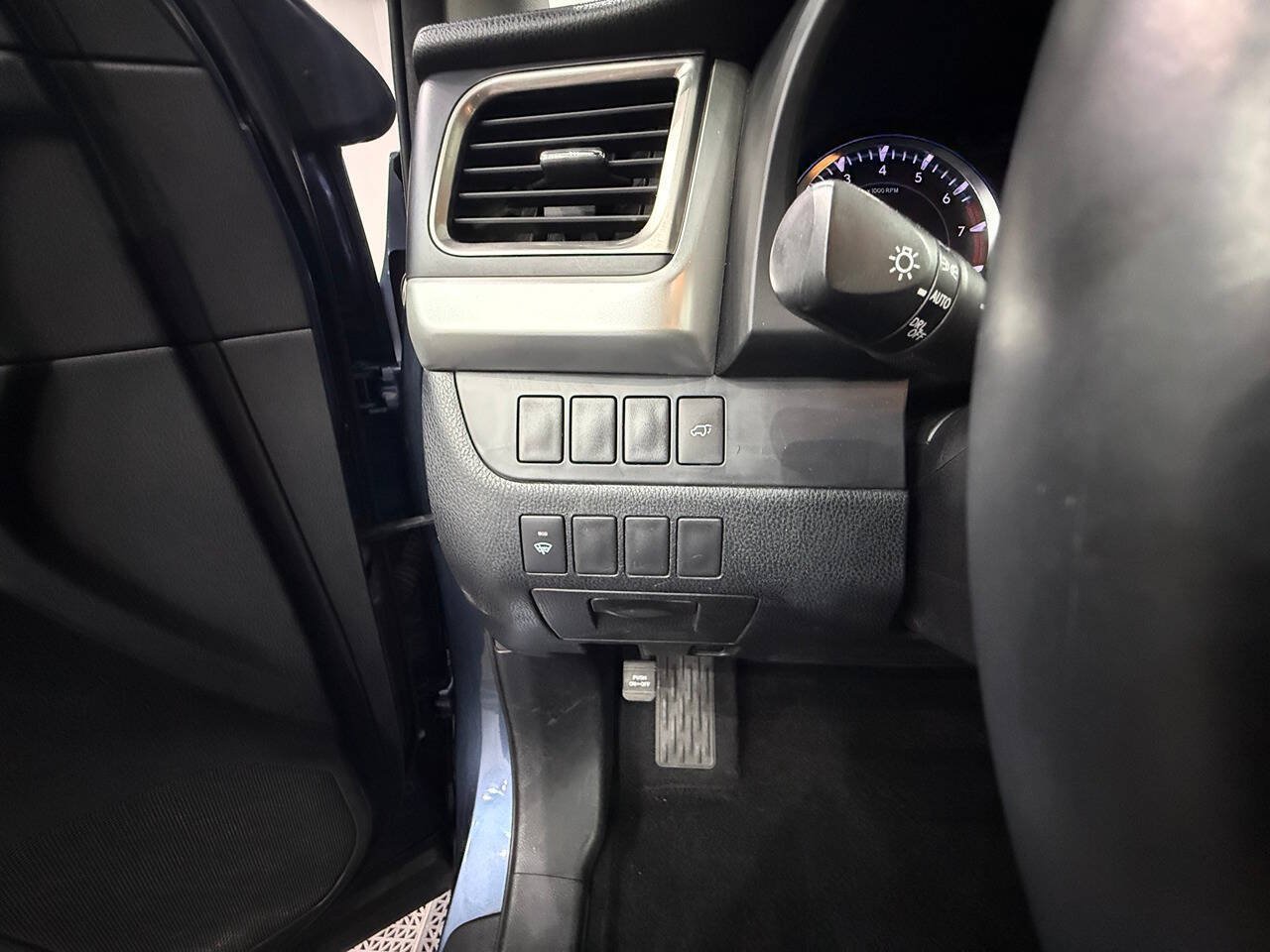 Used 2014 Toyota Highlander XLE AWD/4WD image 23