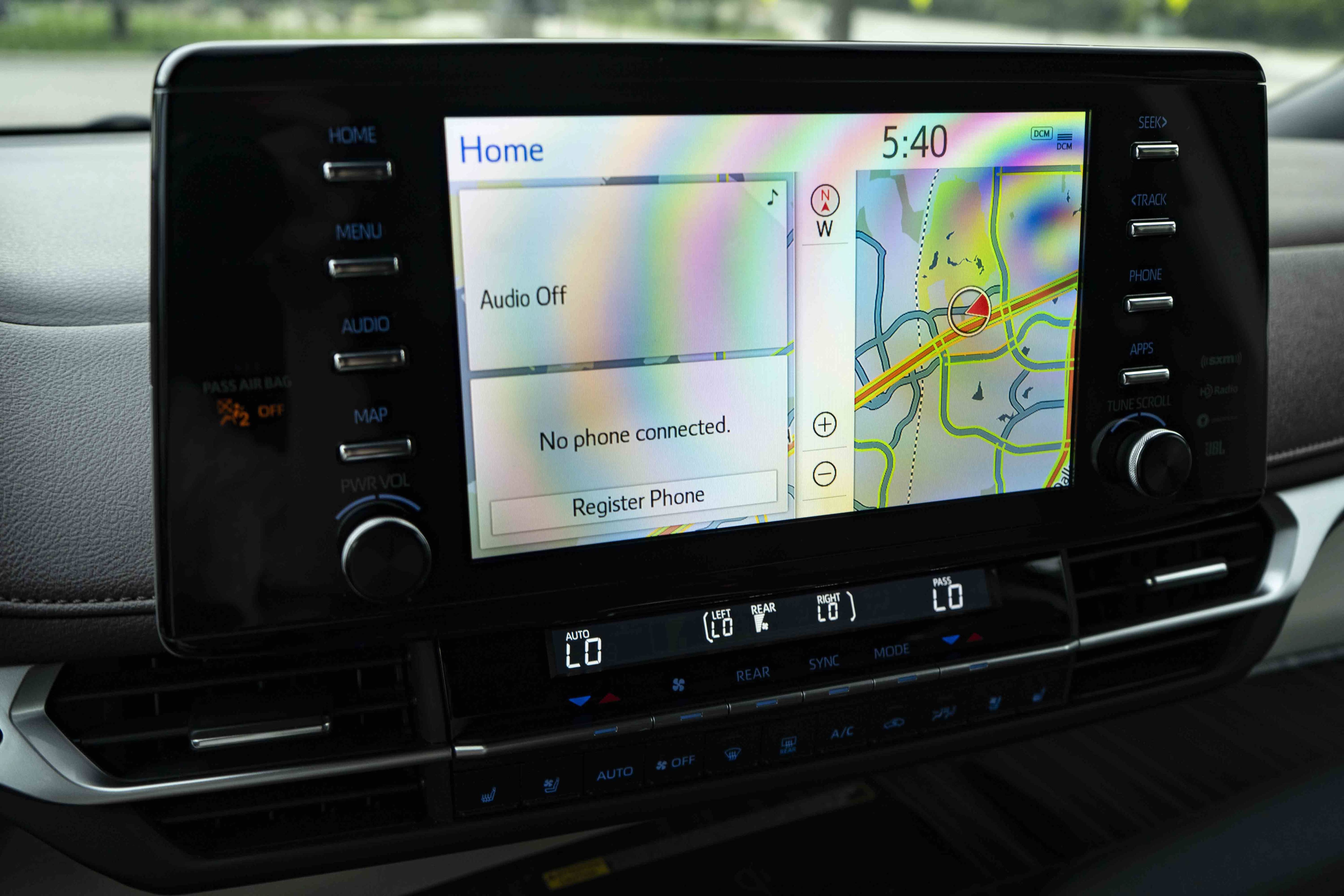 Used 2024 Toyota Sienna Platinum FWD image 32