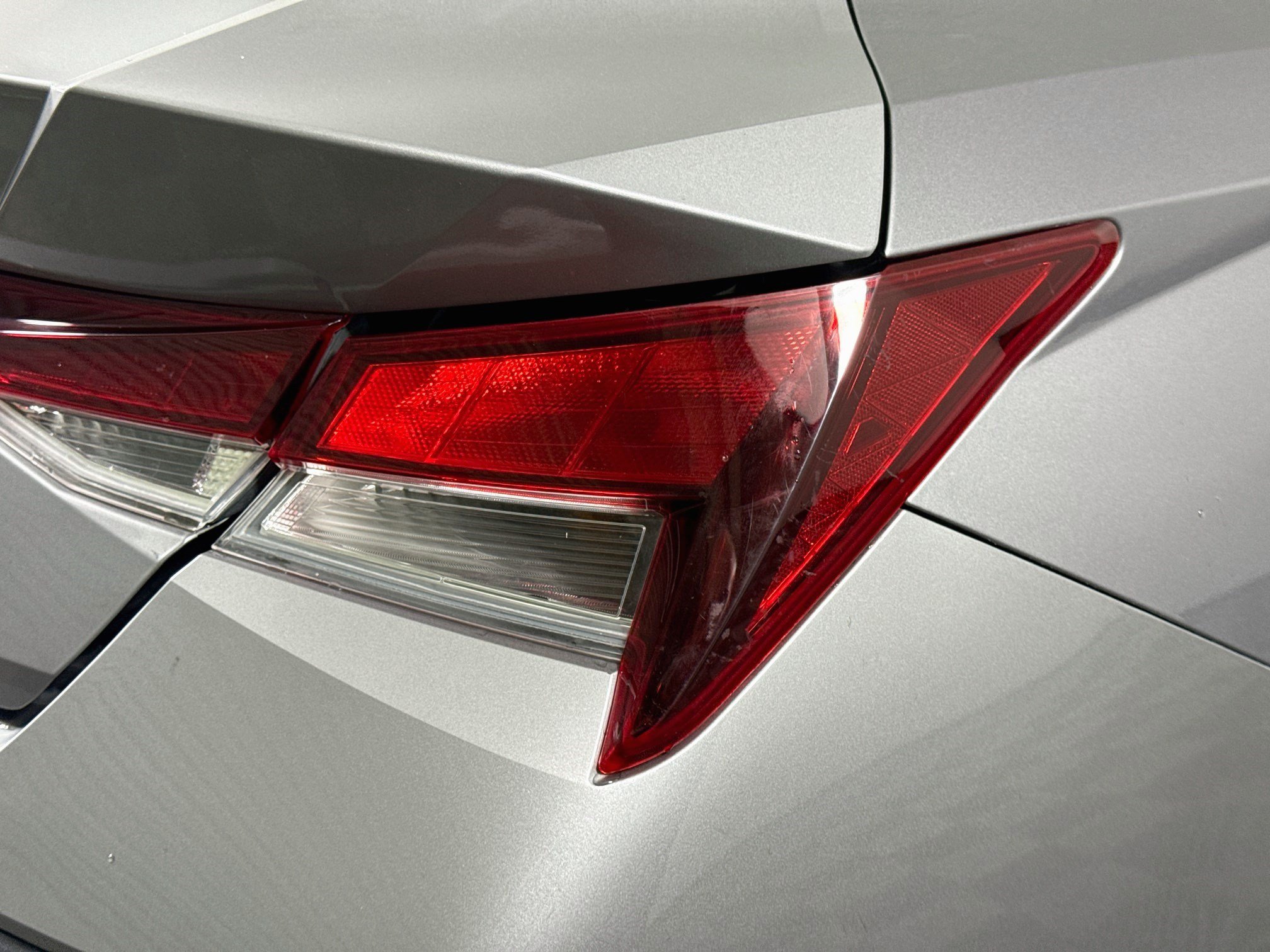 Used 2025 Hyundai Elantra SE FWD image 33