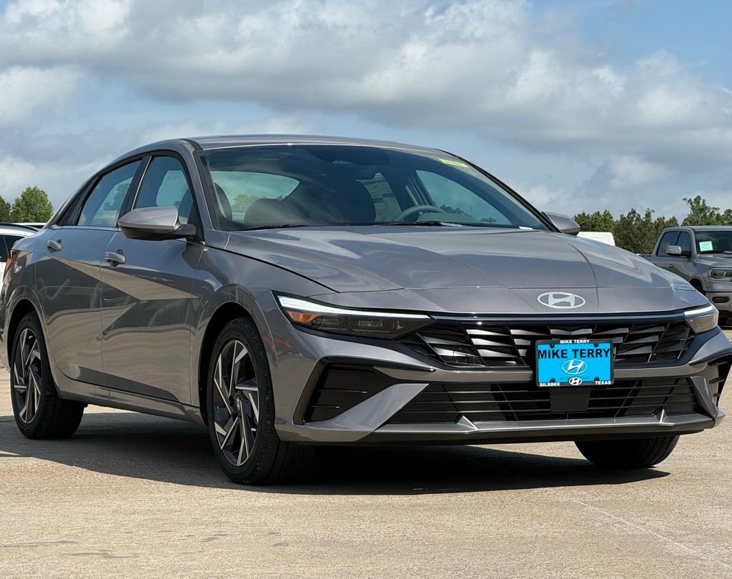 New 2025 Hyundai Elantra SEL image 9