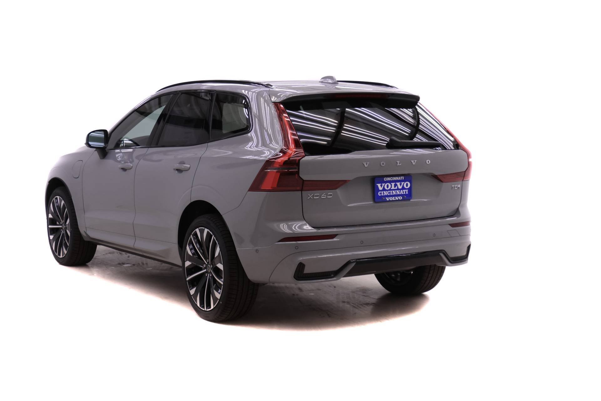 New 2026 Volvo XC60 T8 Ultra w/ Protection Package Premier image 5