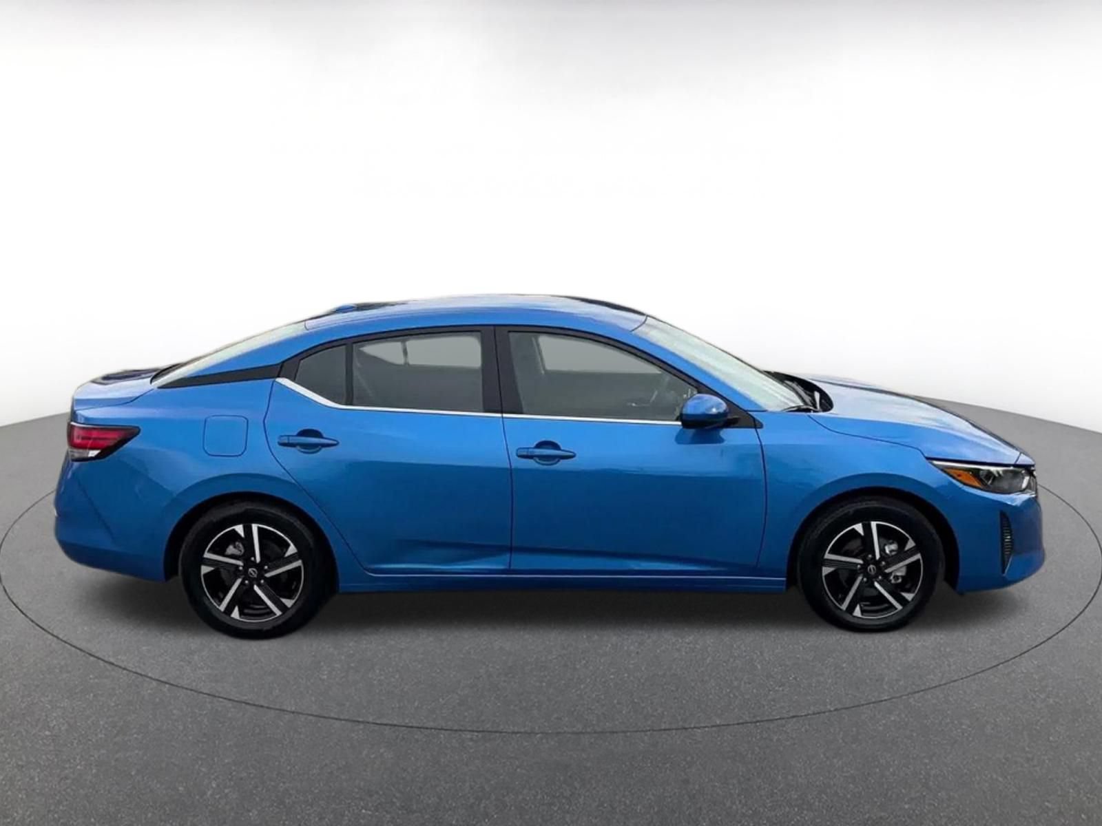 Used 2025 Nissan Sentra SV FWD image 13