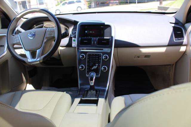 Used 2015 Volvo XC60 T5 AWD/4WD image 9
