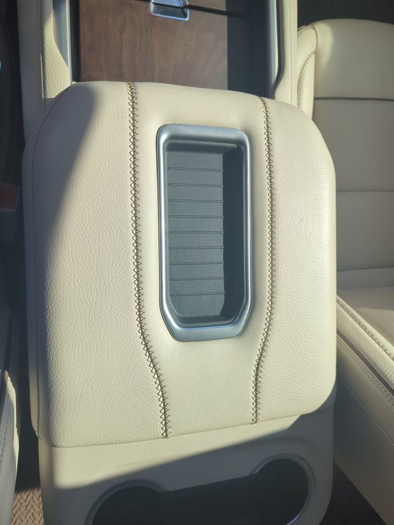 Used 2021 GMC Yukon Denali w/ Denali Premium Package image 31