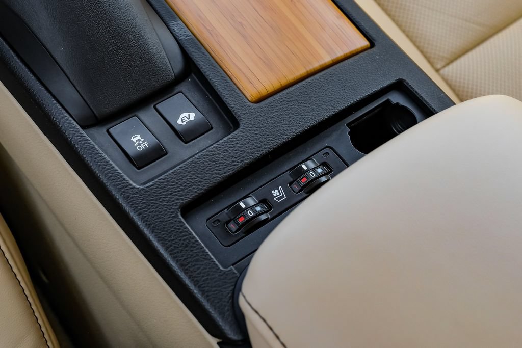 Used 2015 Lexus RX 450h AWD image 24