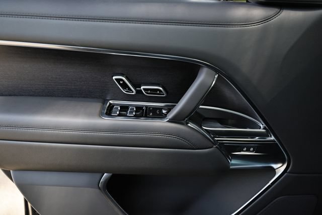 New 2026 Land Rover Range Rover SE AWD/4WD image 16