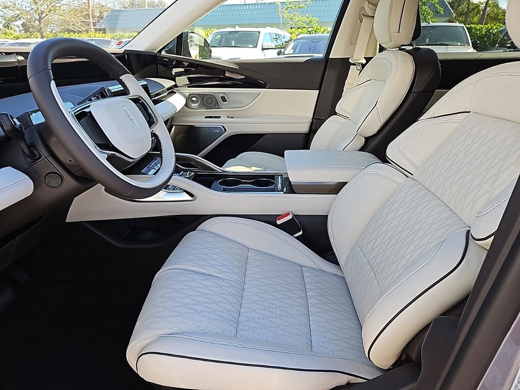 New 2025 Lincoln Nautilus Black Label AWD/4WD image 17