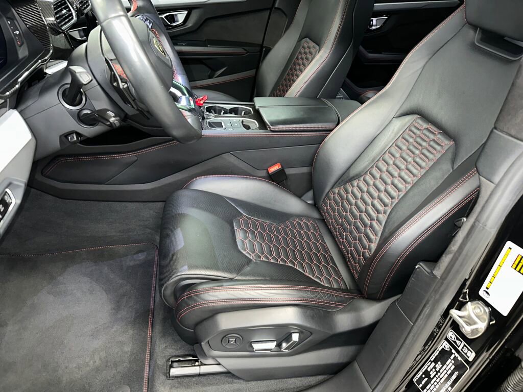 Used 2020 Lamborghini Urus video 2