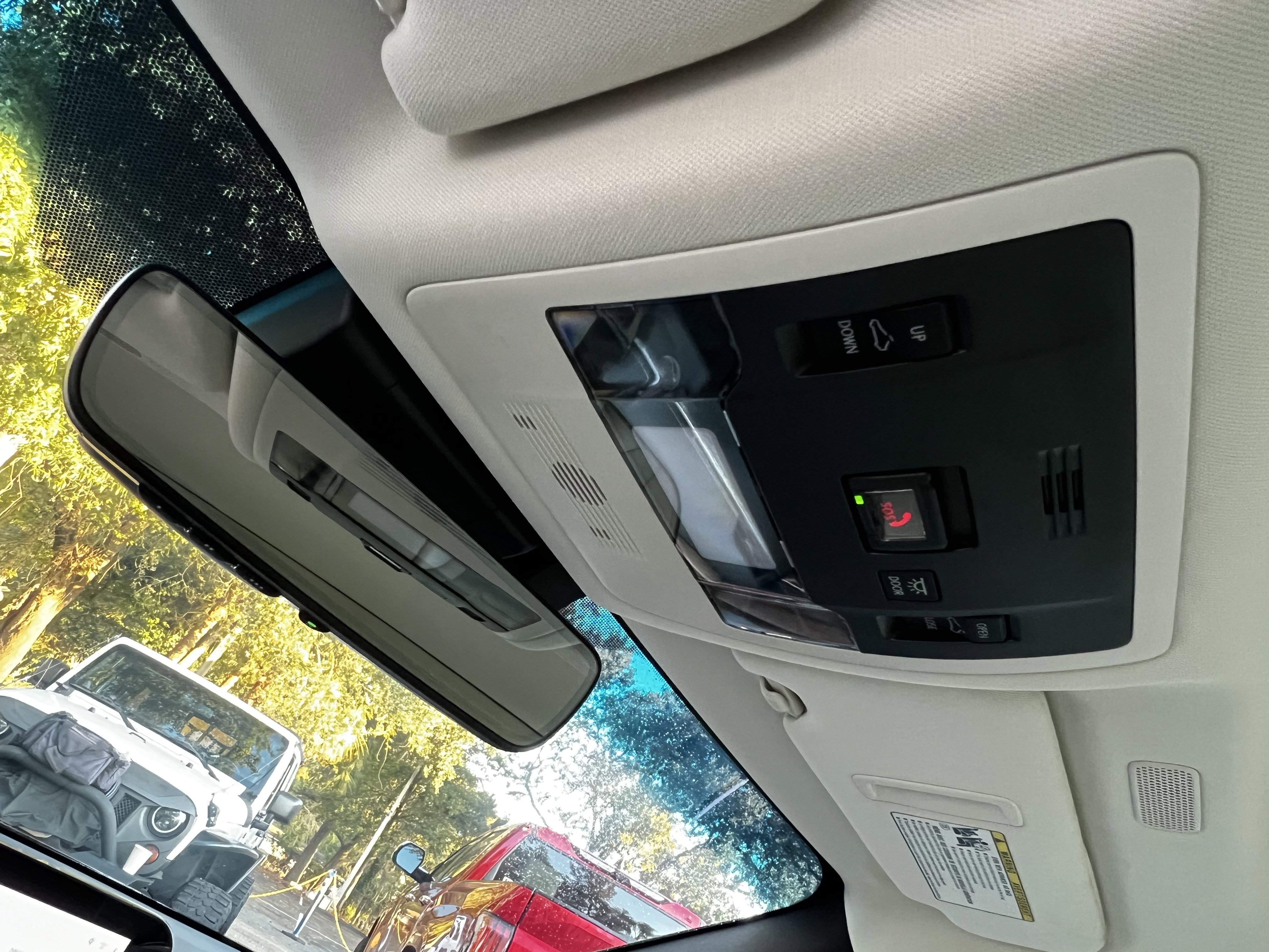 Certified 2025 Lexus ES 300h w/ Premium Package image 28