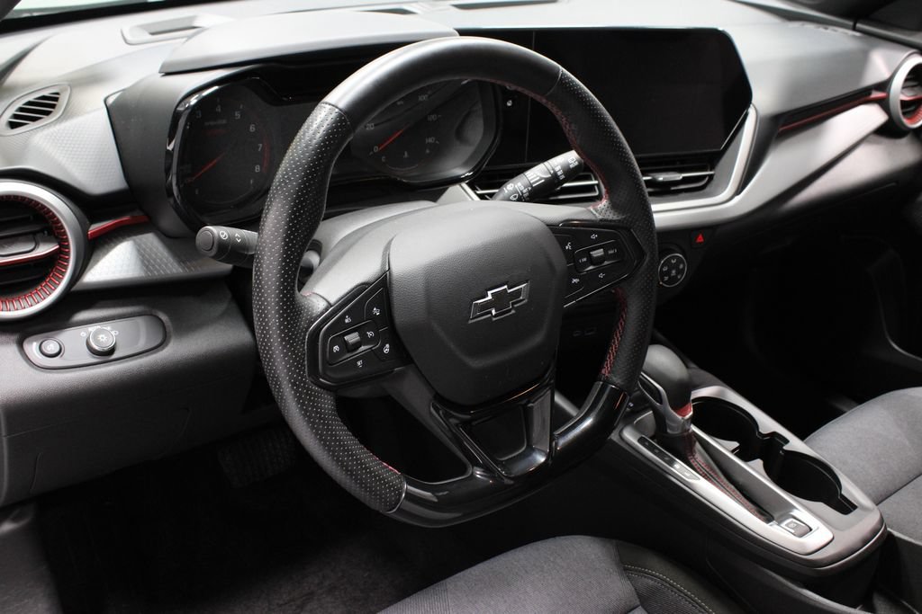 Used 2024 Chevrolet Trax RS w/ Driver Confidence Package FWD image 25