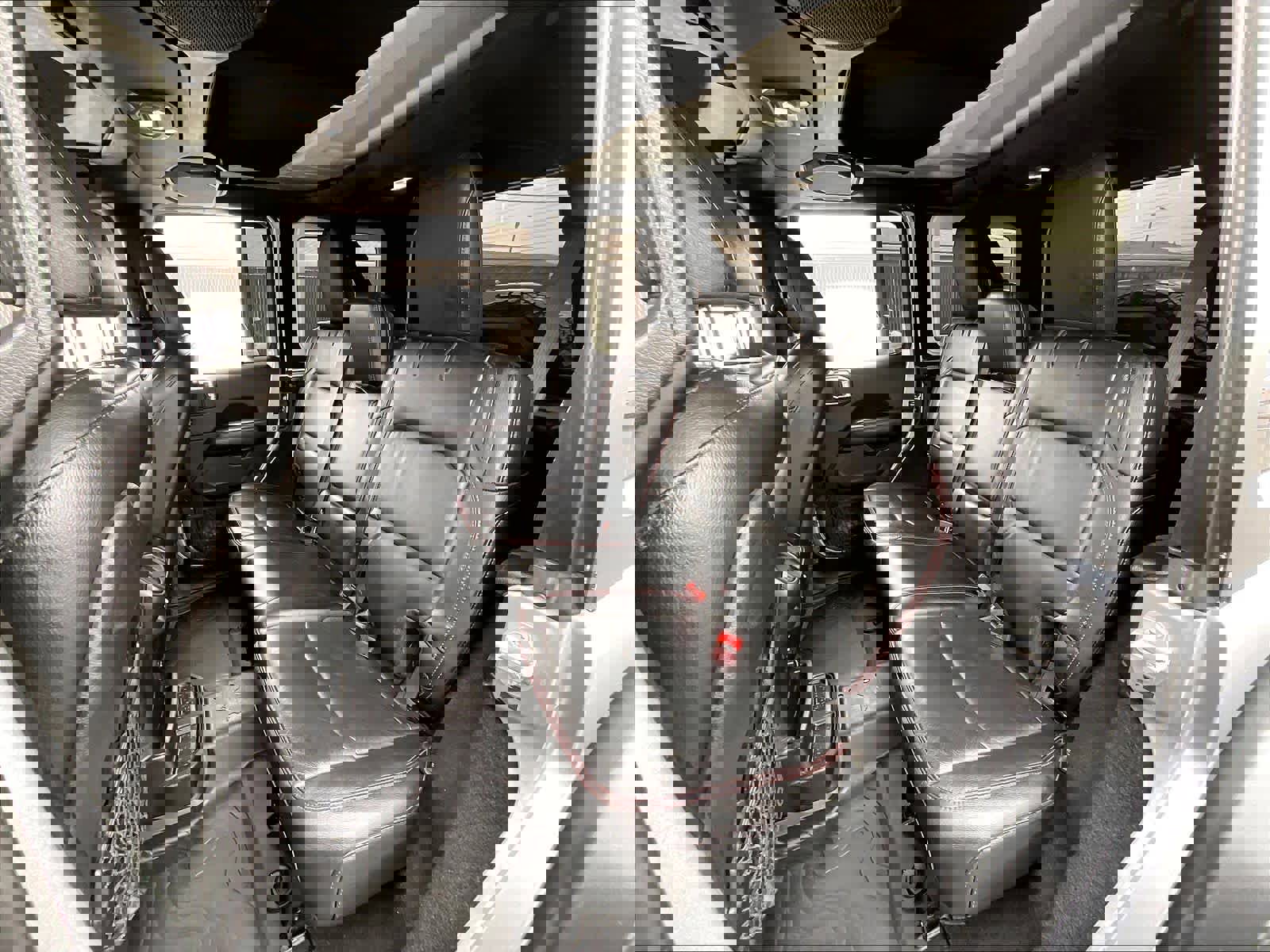 Used 2018 Jeep Wrangler Unlimited Rubicon image 26