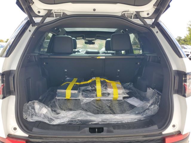 Certified 2025 Land Rover Discovery Sport Dynamic SE image 11