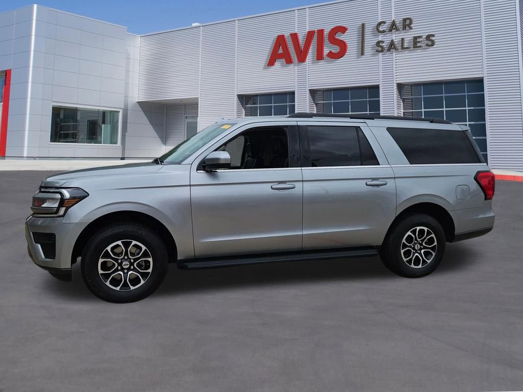Used 2024 Ford Expedition Max XLT image 2