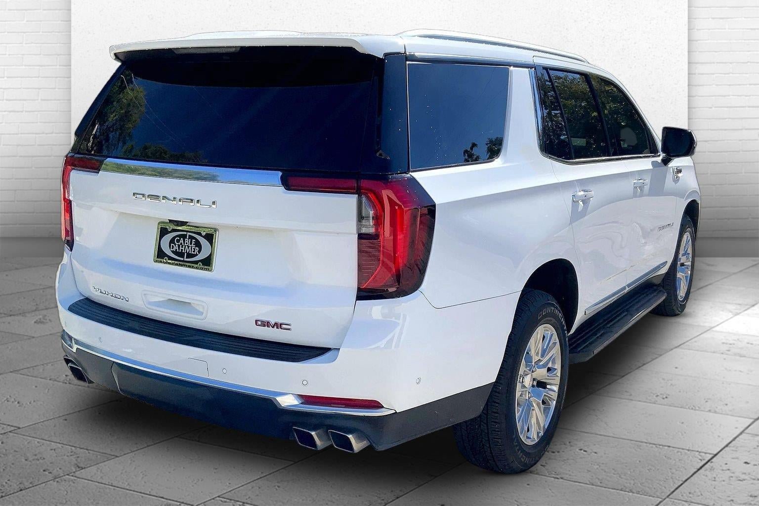 Used 2025 GMC Yukon Denali AWD/4WD image 14
