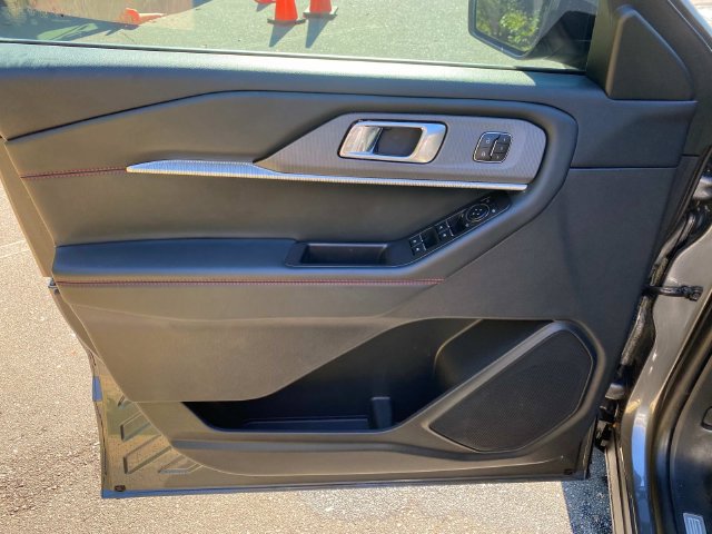 Used 2025 Ford Explorer ST-Line w/ Premium Package RWD image 13