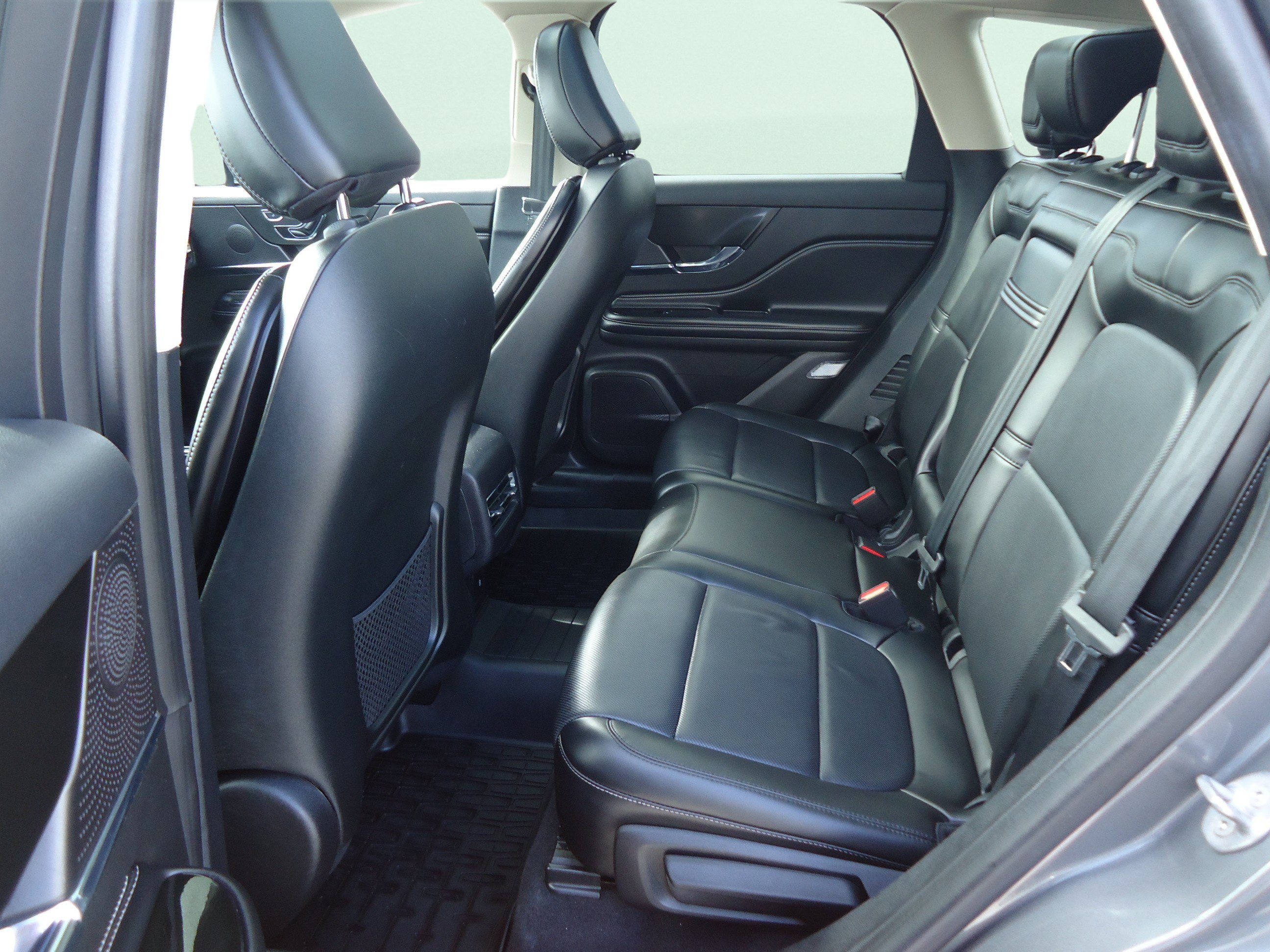 Used 2023 Lincoln Corsair Reserve w/ Equipment Group 201A AWD/4WD image 27