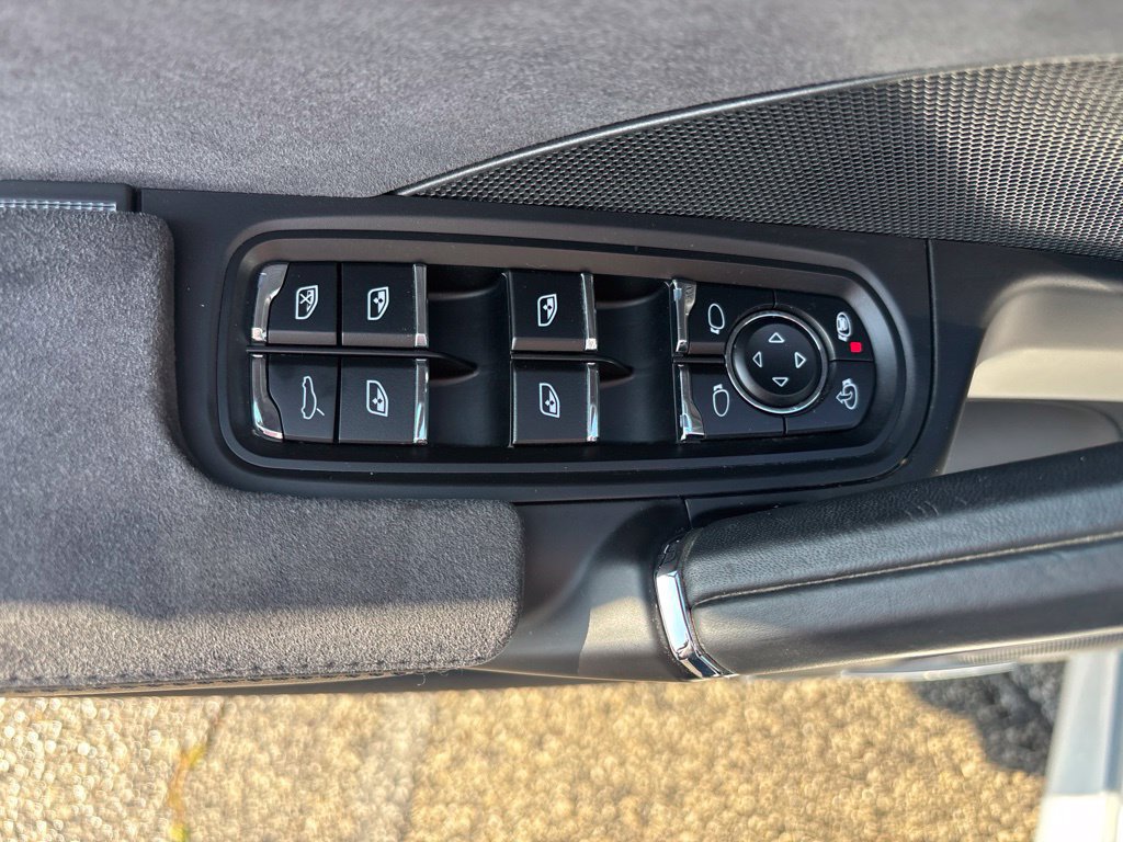Used 2017 Porsche Cayenne GTS AWD/4WD image 16