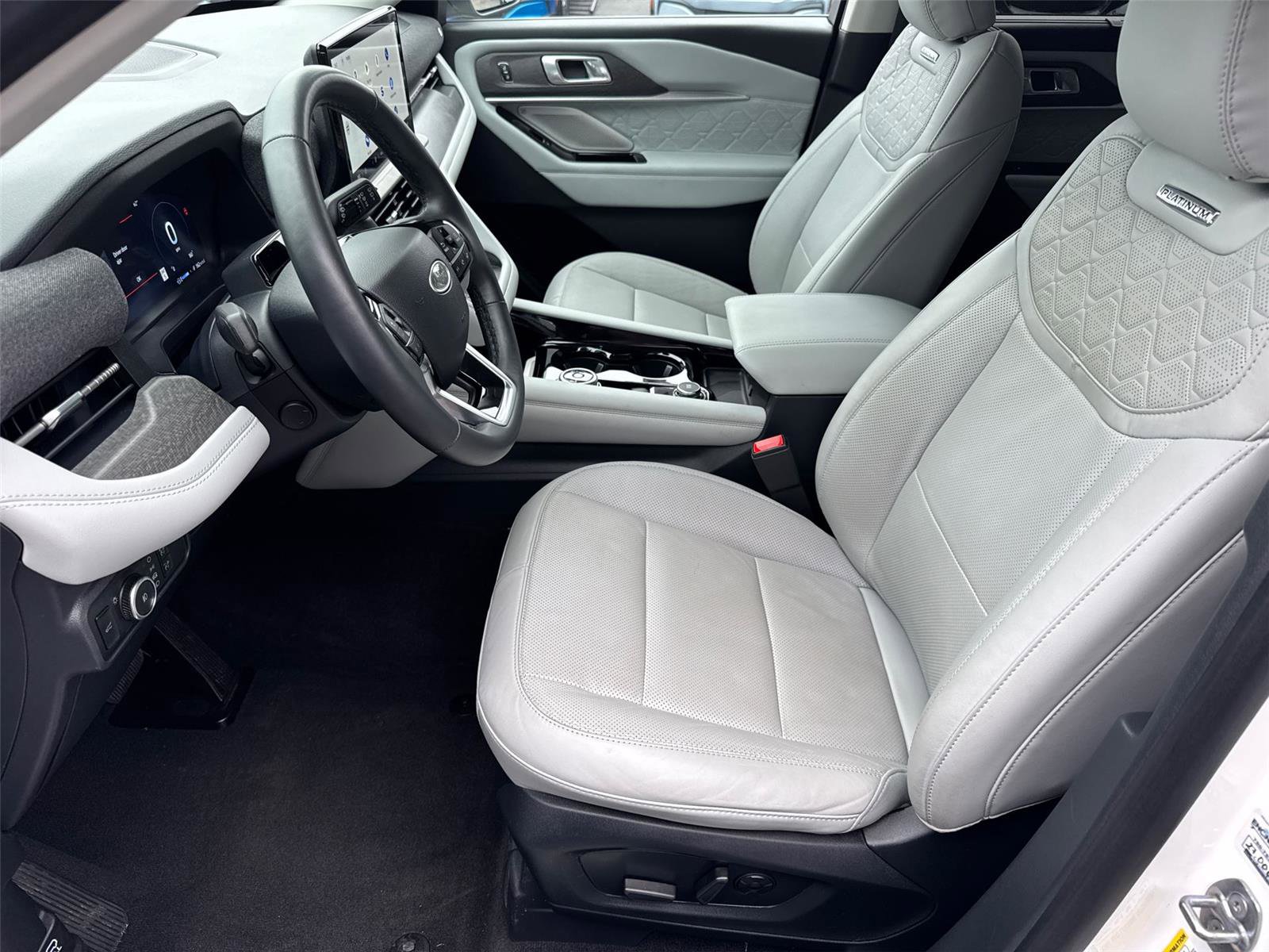 Certified 2025 Ford Explorer Platinum w/ Ultimate Package AWD/4WD image 26