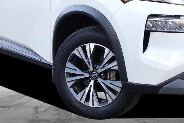 Certified 2023 Nissan Rogue SV AWD/4WD image 3