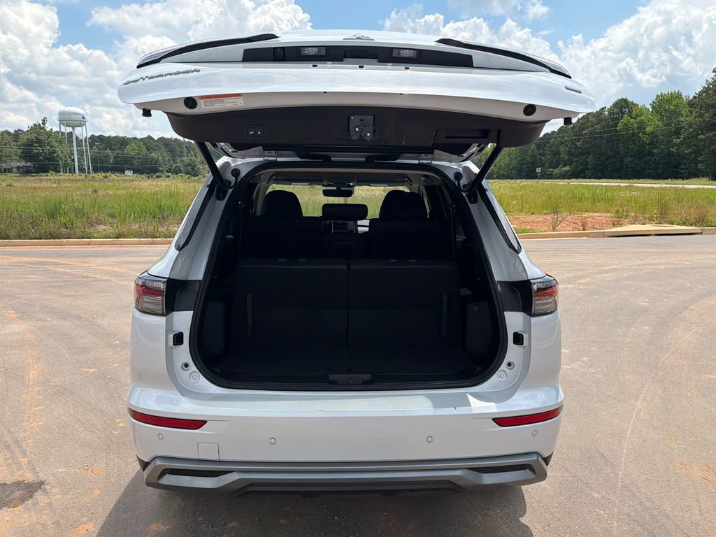 Used 2025 Mitsubishi Outlander SE FWD image 18