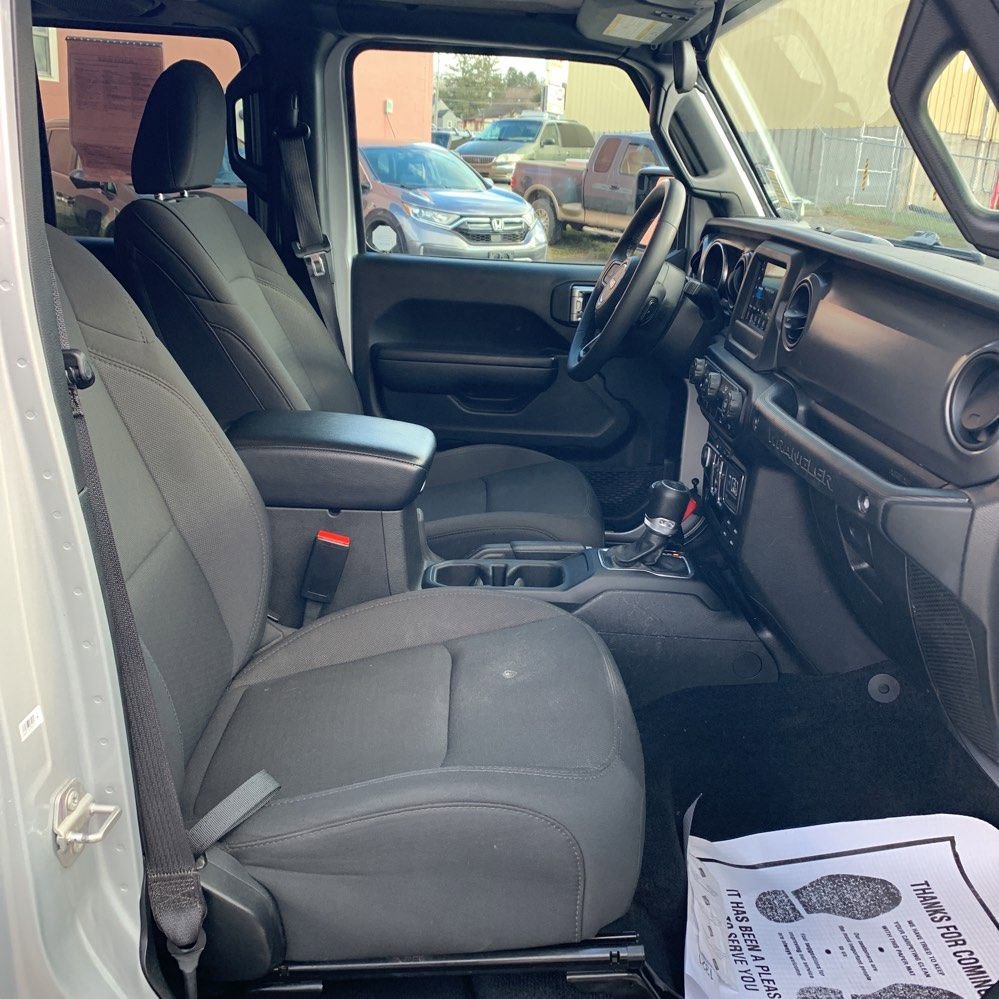 Used 2023 Jeep Wrangler Unlimited image 6